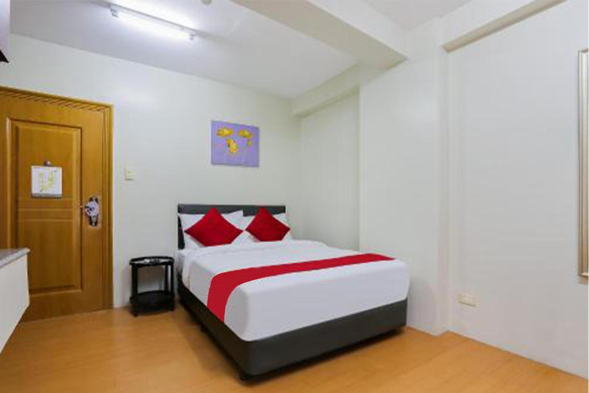 Anglo Residences Manila Quezon City Exterior photo