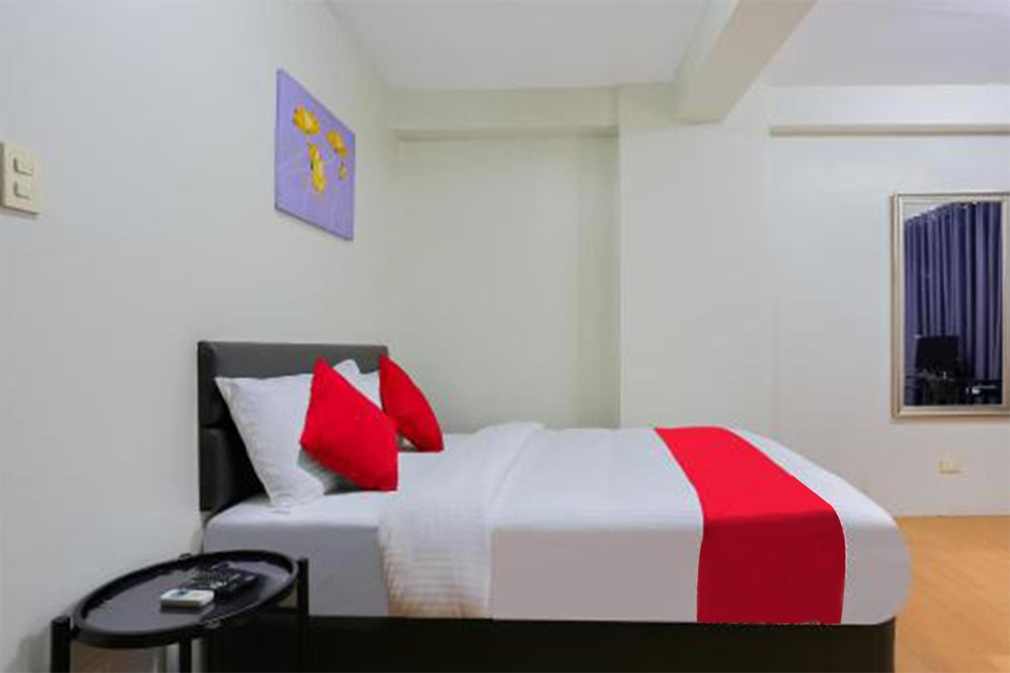 Anglo Residences Manila Quezon City Exterior photo
