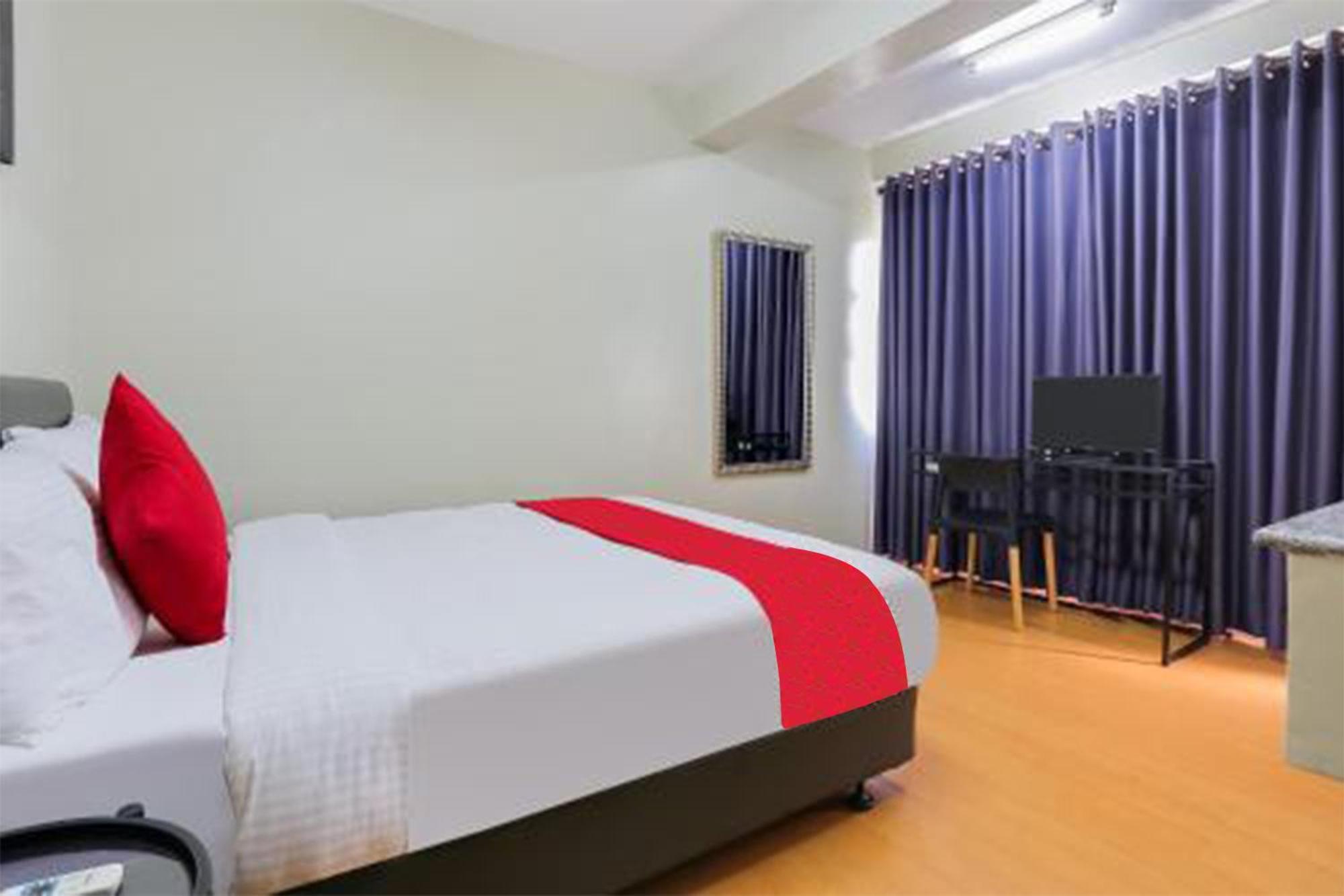 Anglo Residences Manila Quezon City Exterior photo