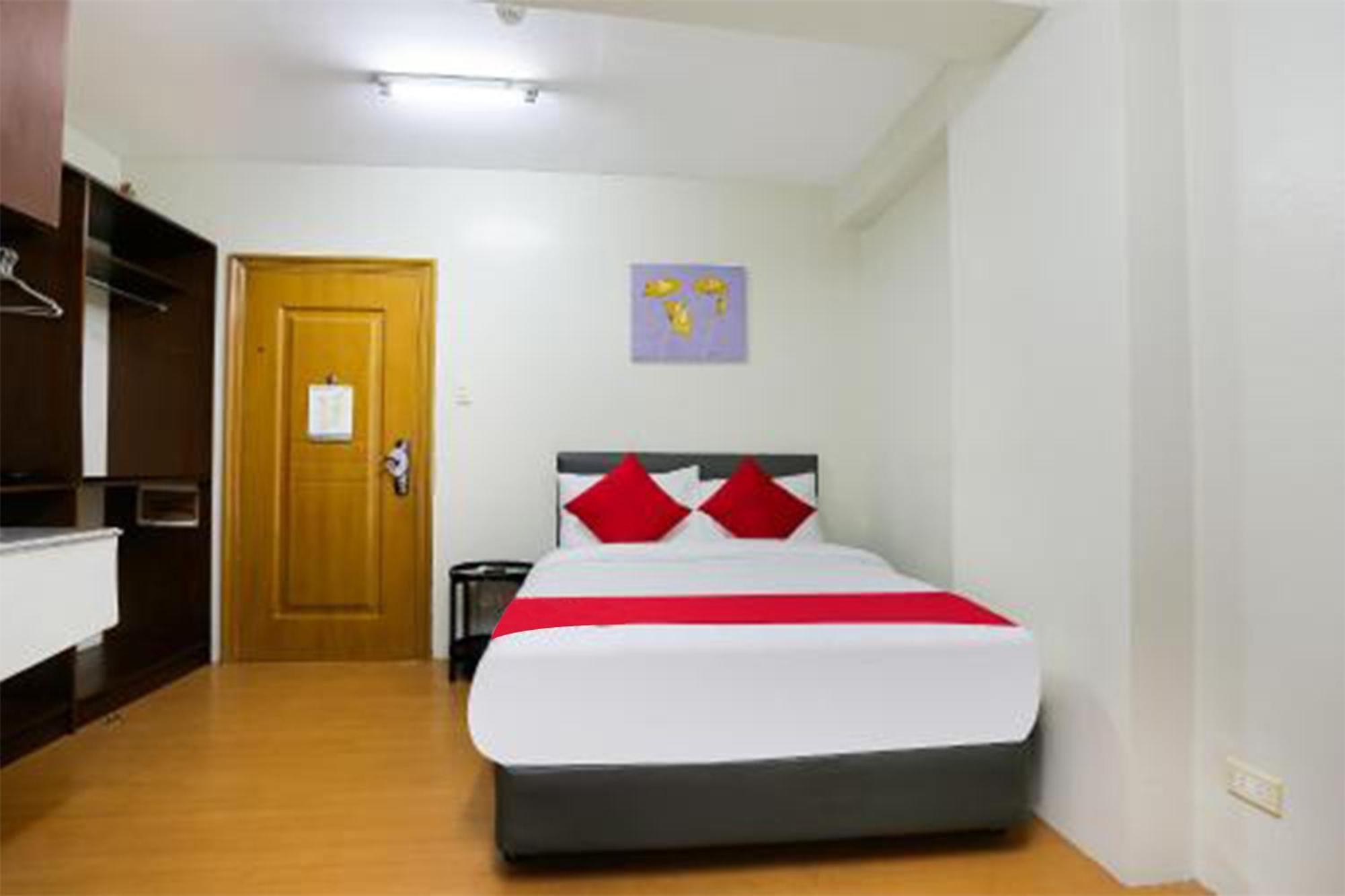 Anglo Residences Manila Quezon City Exterior photo